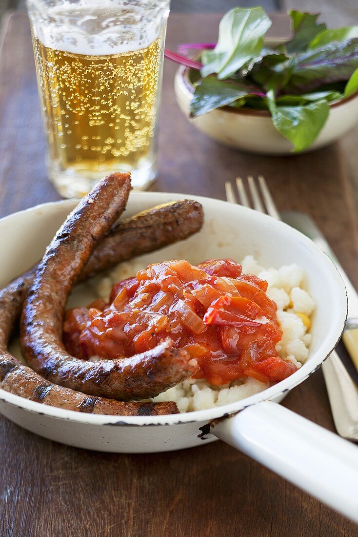 How to Make the Perfect Boerewors with Smashed Potatoes and Sauce