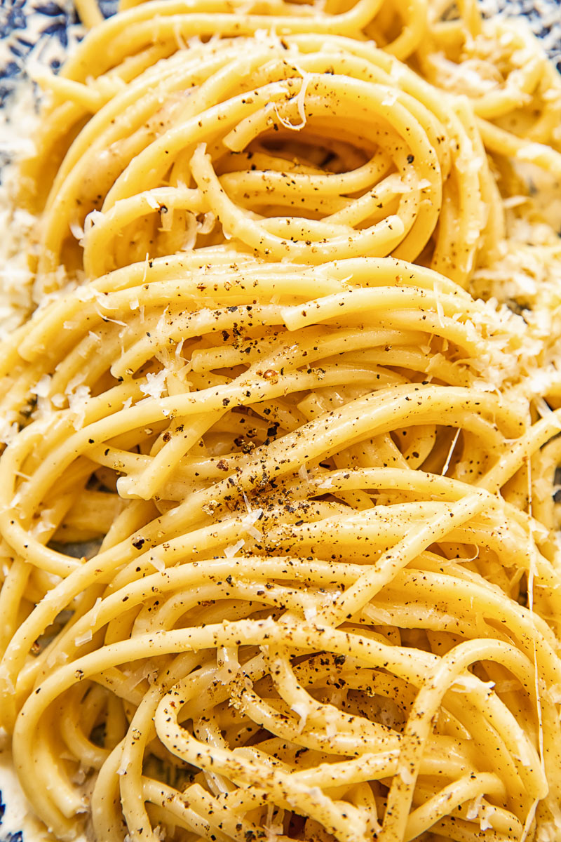 Family spaghetti cacio e pepe