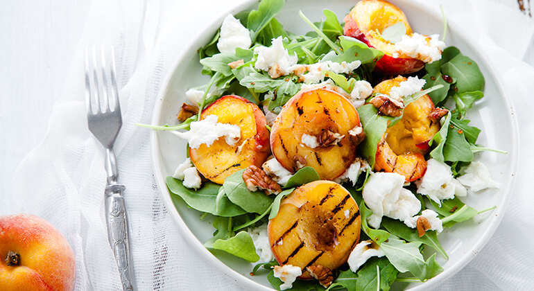 Honey grilled peaches and mozzarella salad