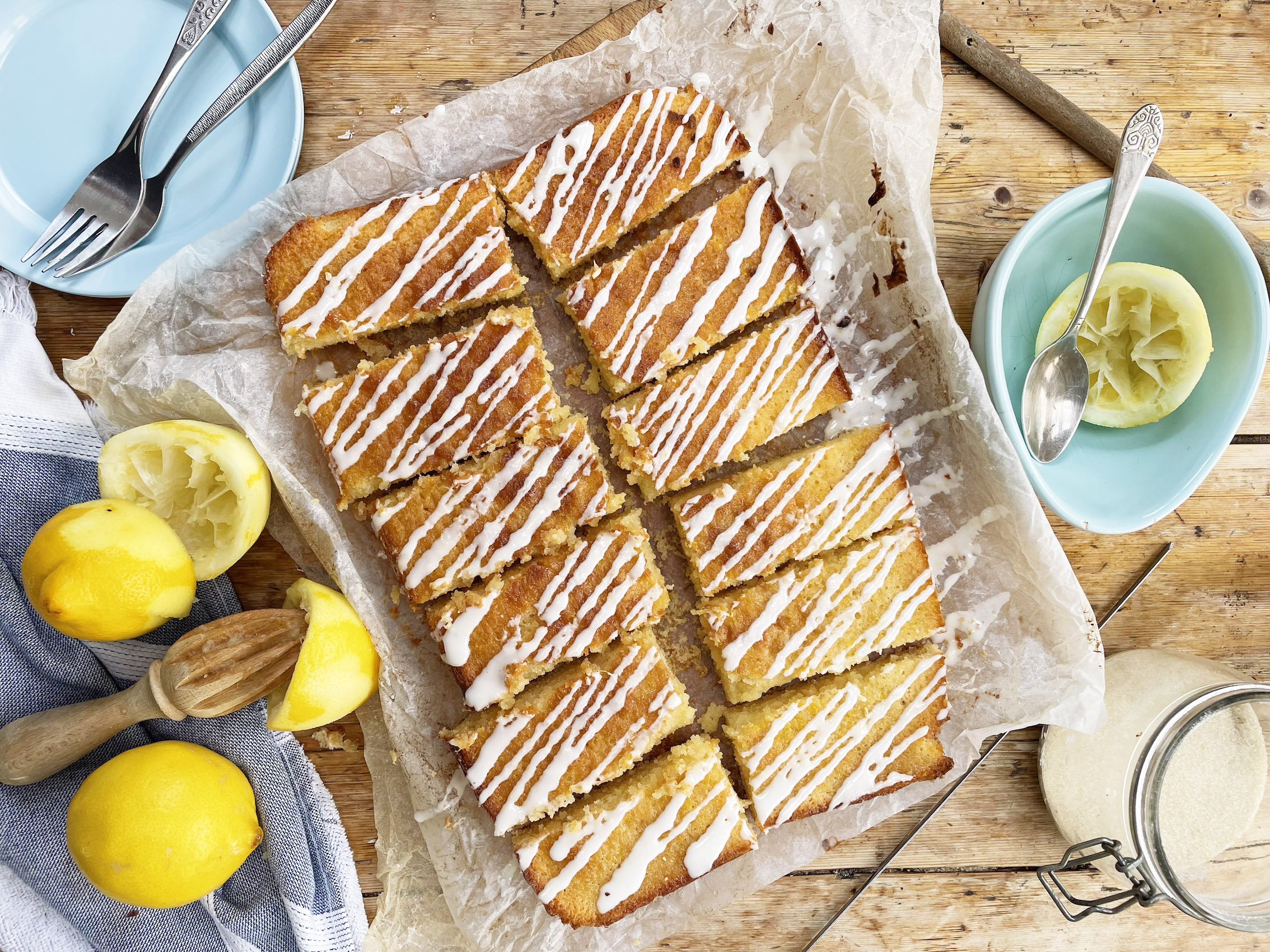 Lemon drizzle traybake cake