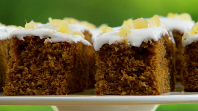 Ginger and treacle spiced traybake