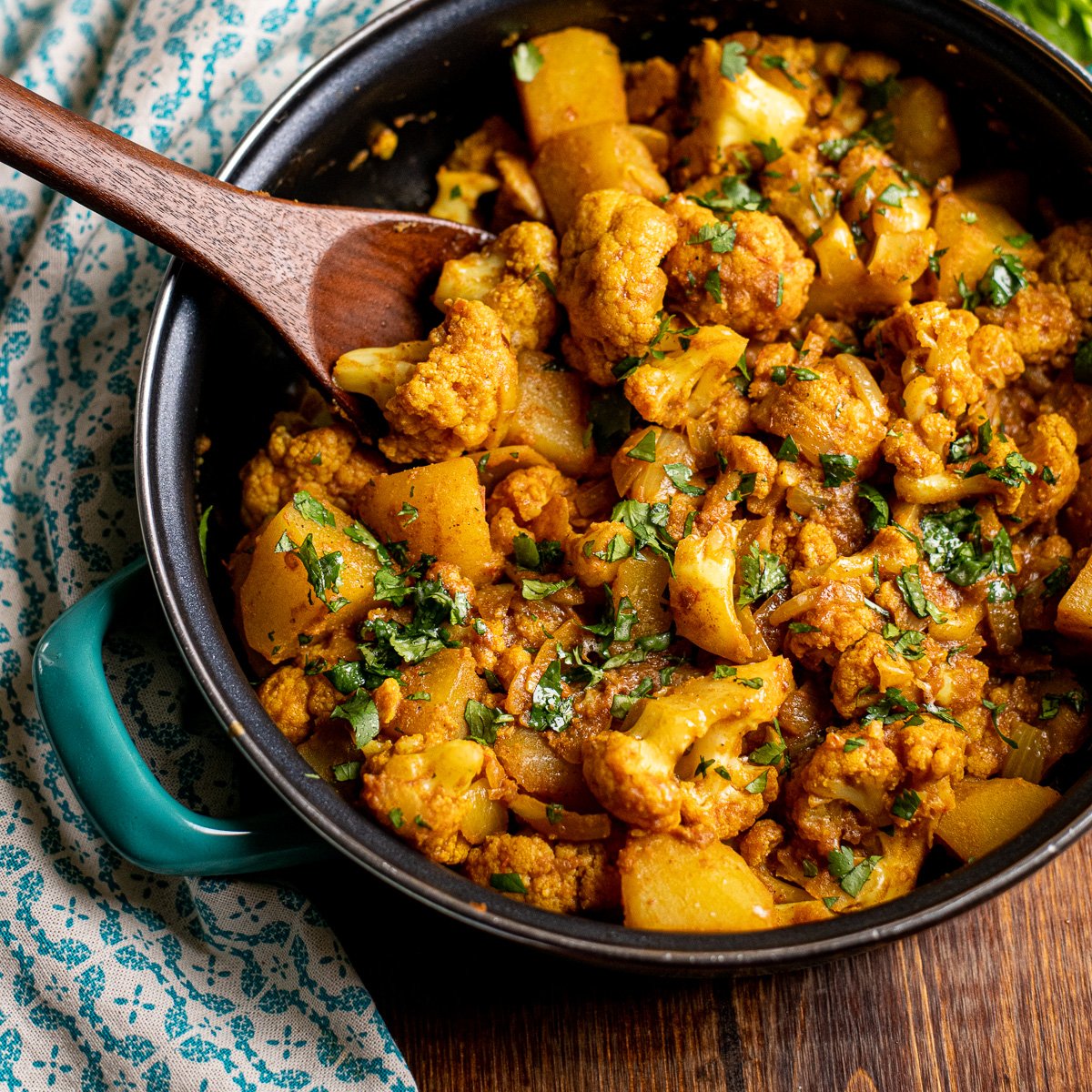 Slow cooker aloo gobi