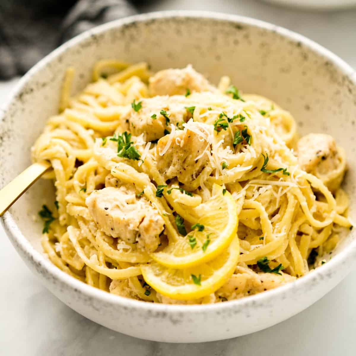 Slow cooker creamy chicken, lemon and basil pasta