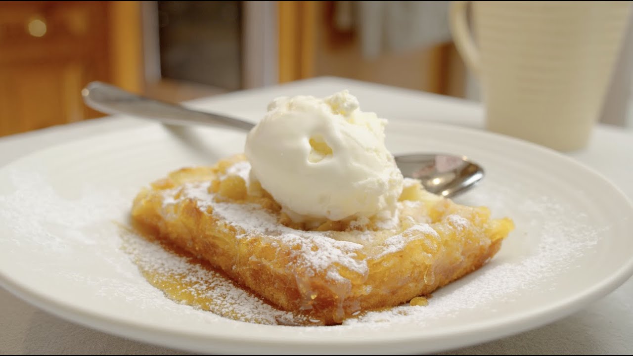 Toffee apple self-saucing pudding