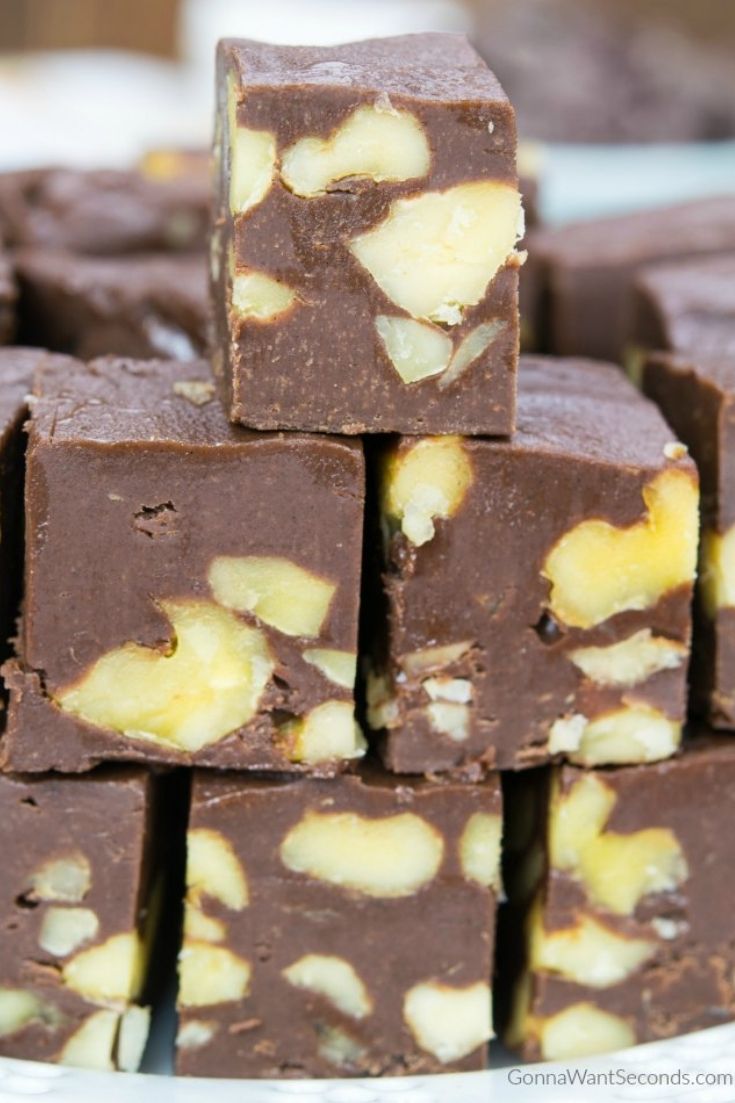 Microwave bourbon biscuit fudge