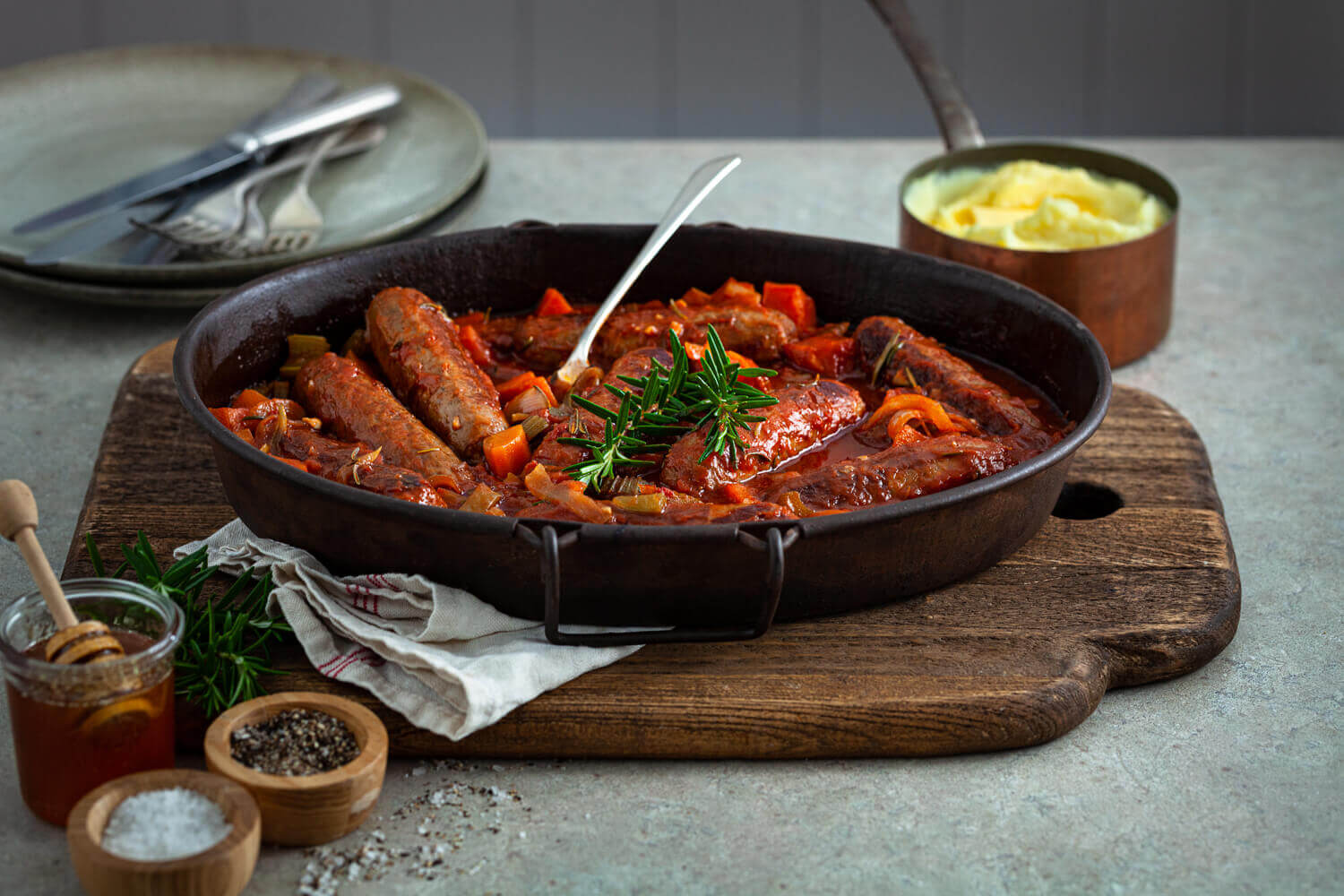 Sausage and red pepper hotpot