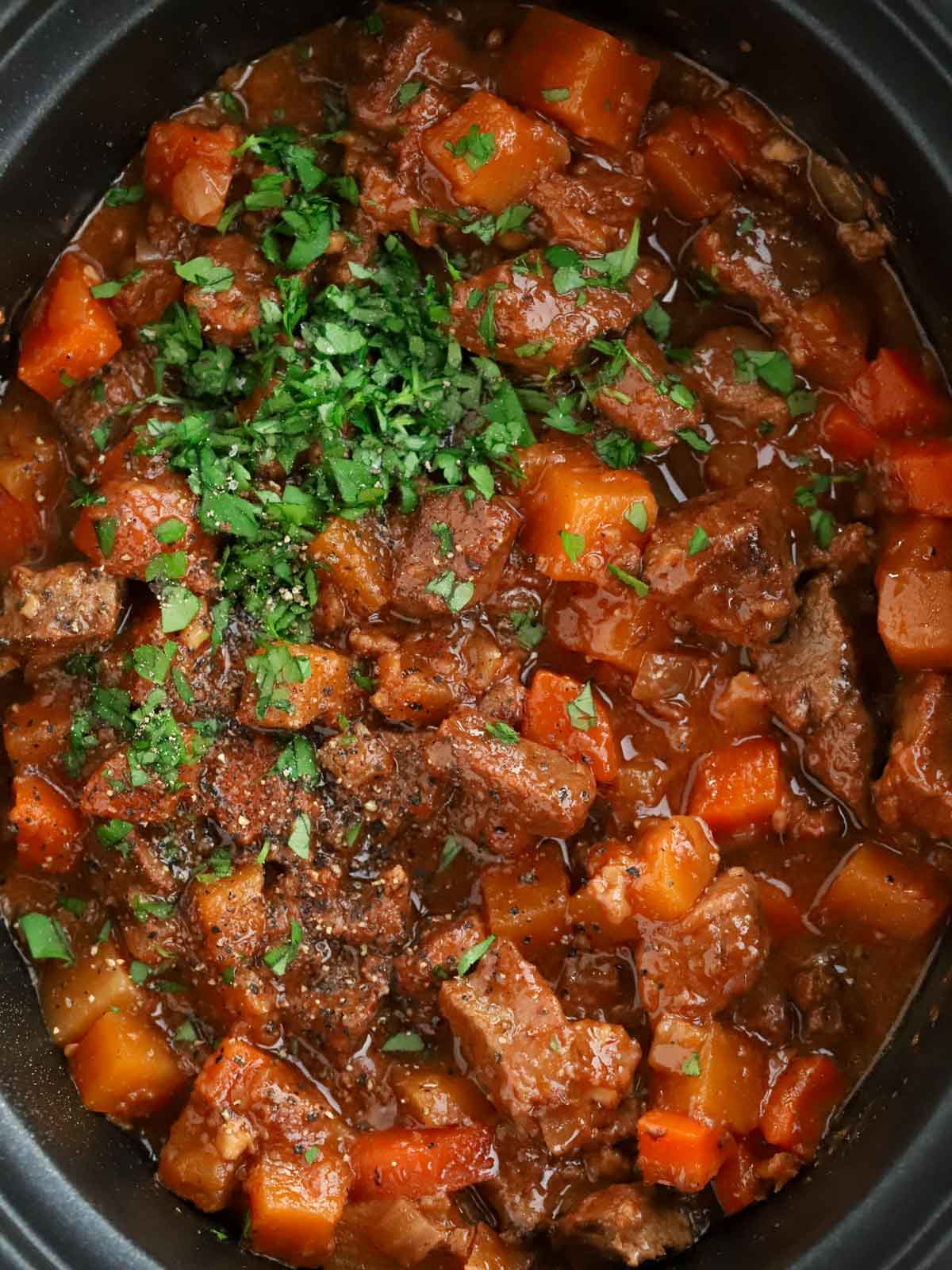 Slow cooker beef casserole